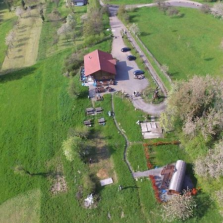 Le Chalet Du Chemin Et Sa Roulotte Berviller-en-Moselle Luaran gambar