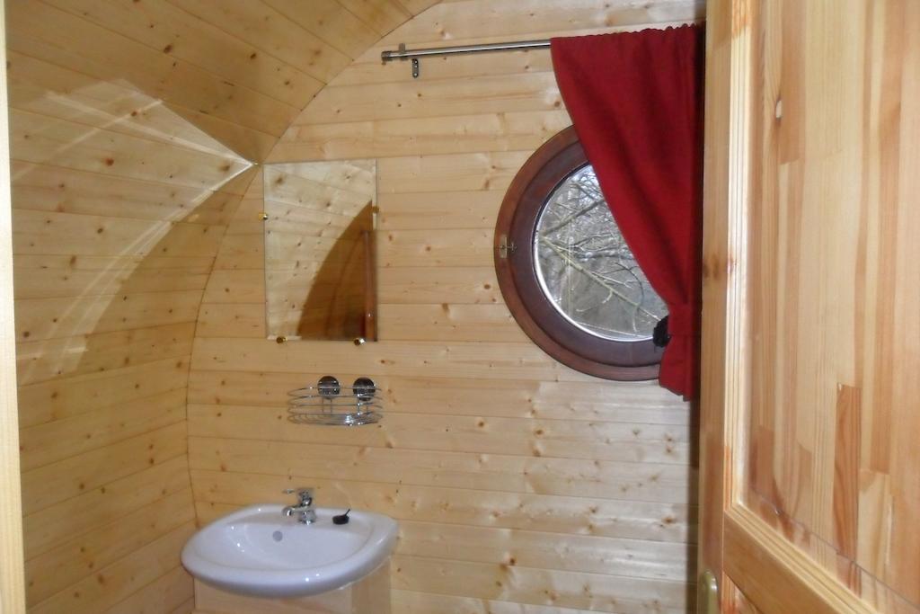 Le Chalet Du Chemin Et Sa Roulotte Berviller-en-Moselle Luaran gambar